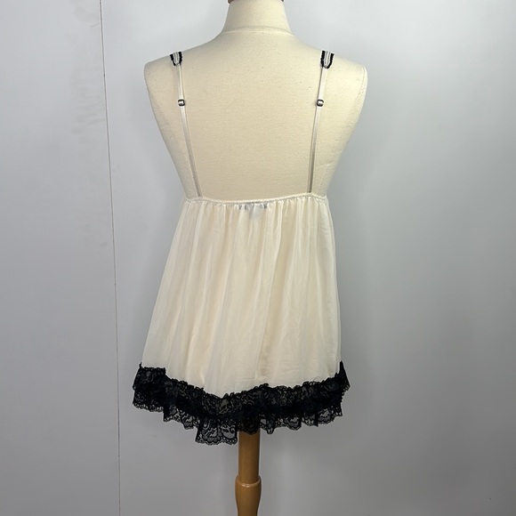 Victoria's Secret Loose Fit Lace Lingerie Top Womens Size M White & Black - Picture 4 of 6